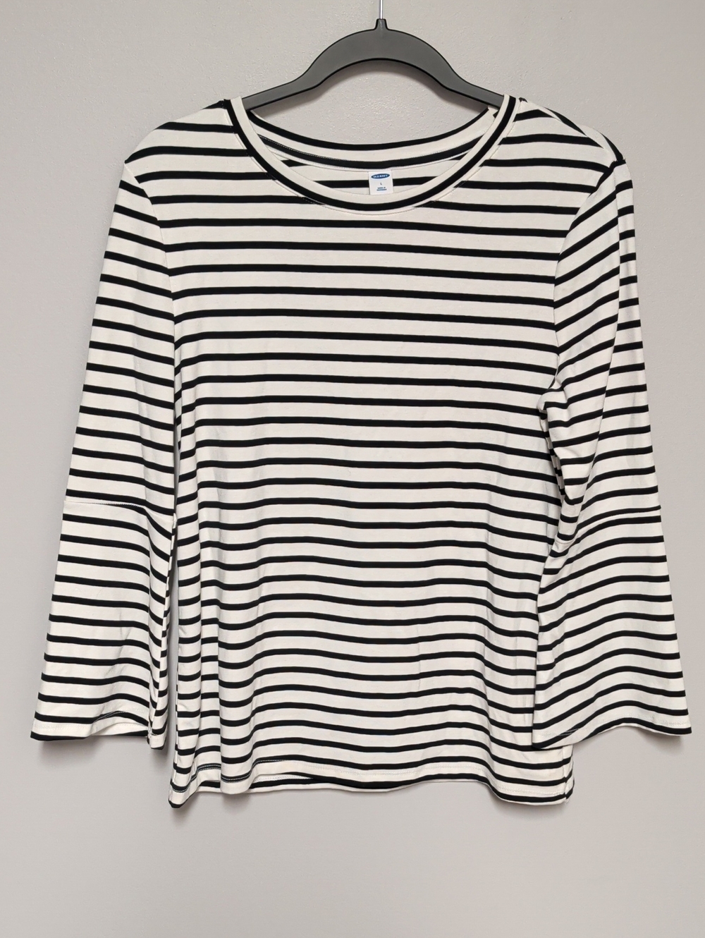 Old Navy Black & White Striped Long Sleeve Tee